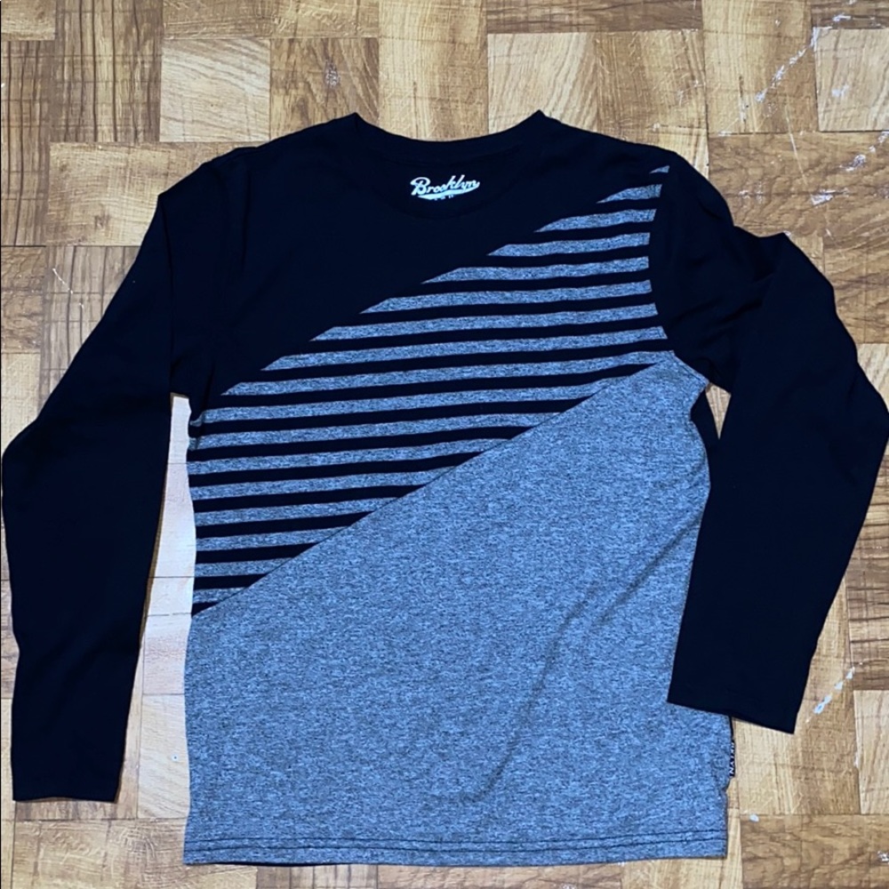 Like New Brooklyn Cloth Men Long Sleeve Tee
